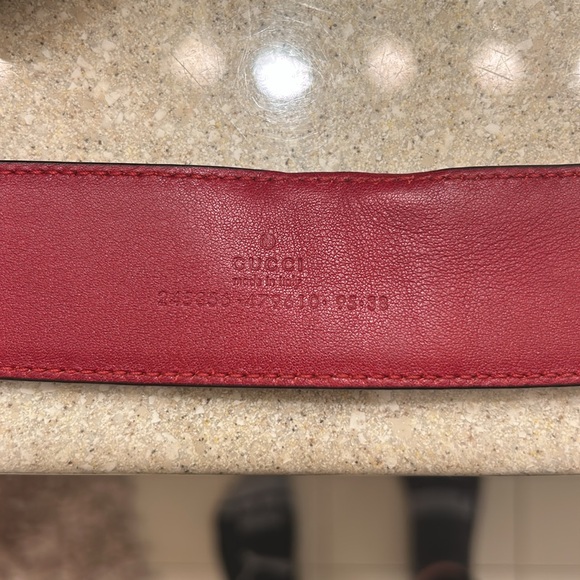 Gucci Red Patent Leather Belt w Gold Heart Buckle size 95 EU - Picture 3 of 8